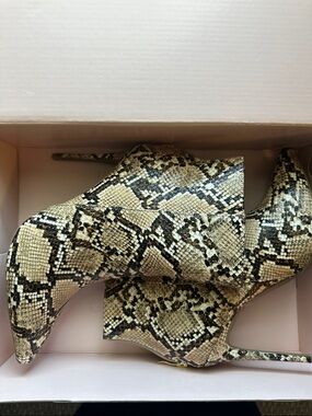 Snake Print High Heel Ankle Boots - Beige/Black